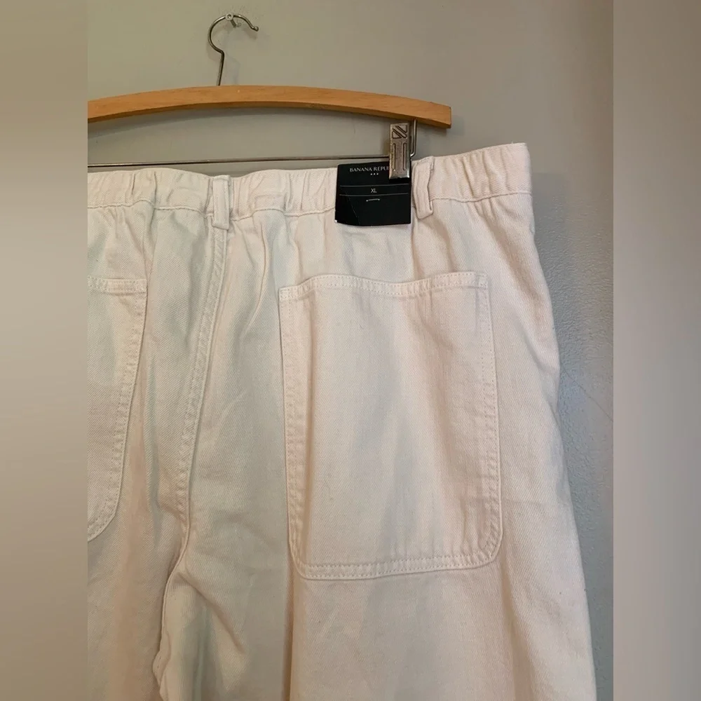 Banana republic cream color jeans denim wide leg Pleated size xl